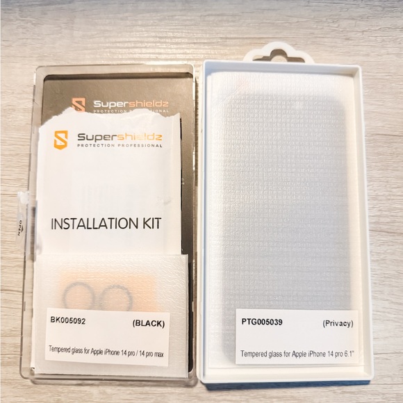 Loopy Case Bundle with Privacy Screen Protector - Picture 4 of 4